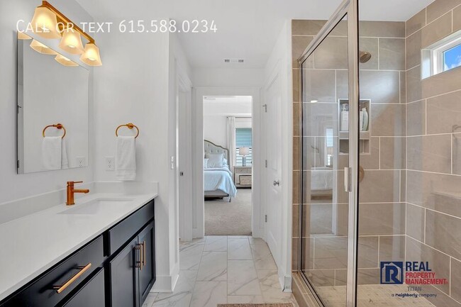 Building Photo - 613 Conifer Dr