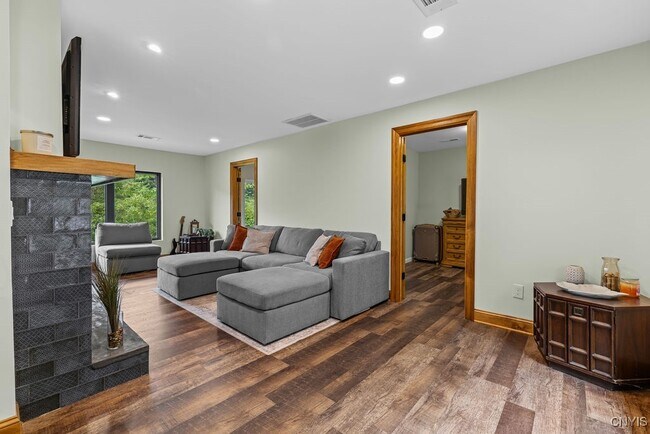 Building Photo - 7643 Mill Rd