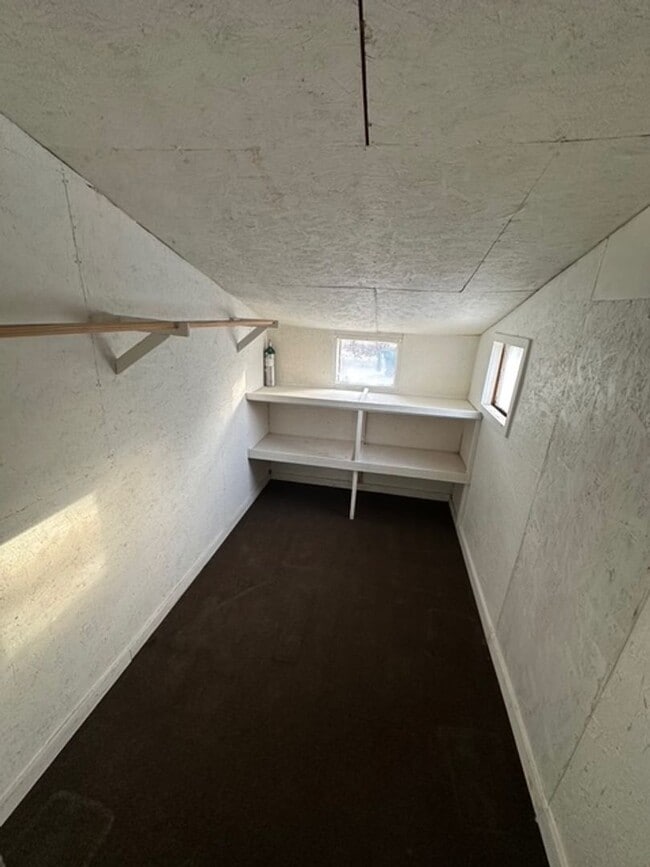 Building Photo - 42 Child St