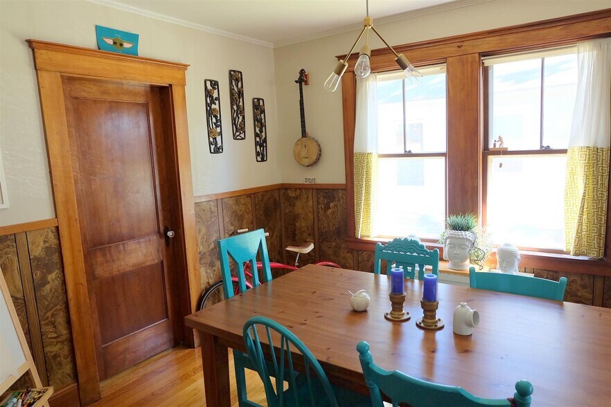 Building Photo - 63 Saunders St