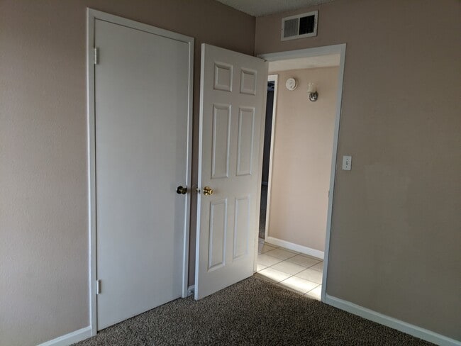 Building Photo - 1533 Jackellen Ln