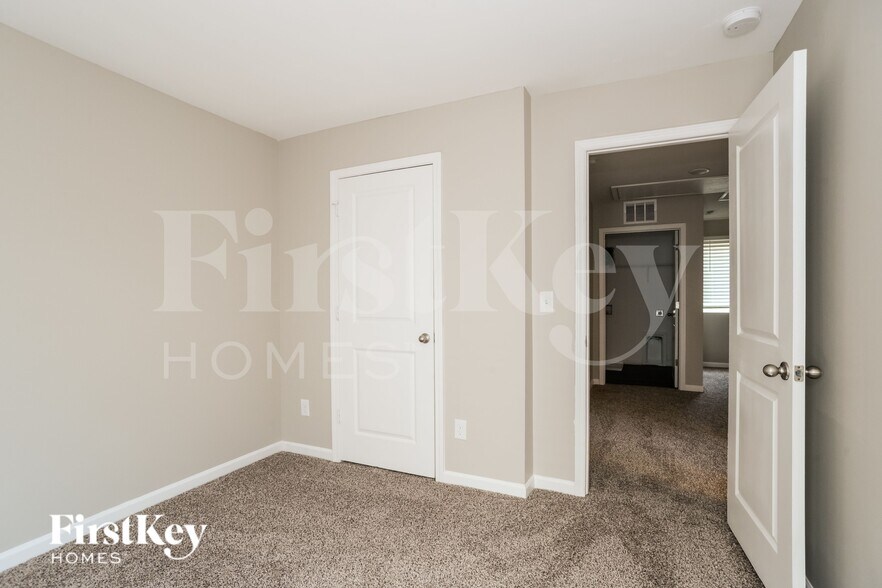 Building Photo - 5615 Cobblestone Glen Dr