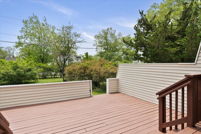 Building Photo - 188 Main St