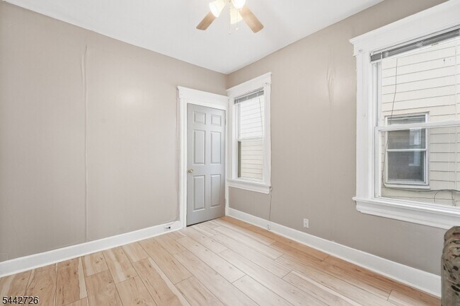 Building Photo - 51 Edgar St