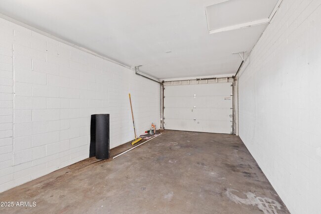 Building Photo - 10535 E Boulder Dr