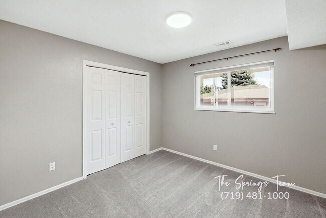 Building Photo - 3625 E Wade Ln