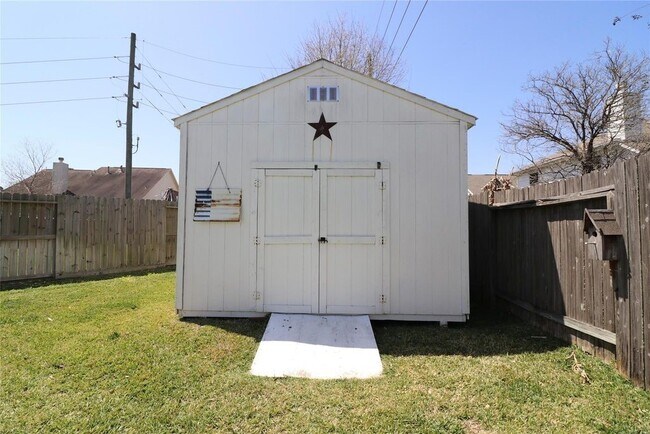 Building Photo - 24422 Travis House Ln