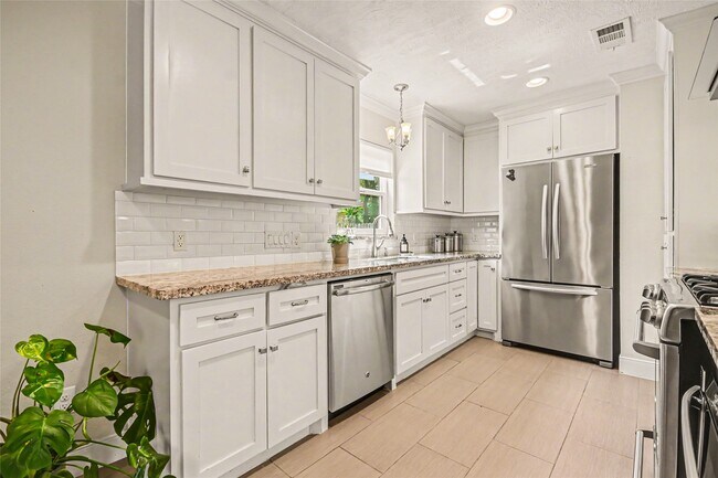 Building Photo - 4831 Stillbrooke Dr
