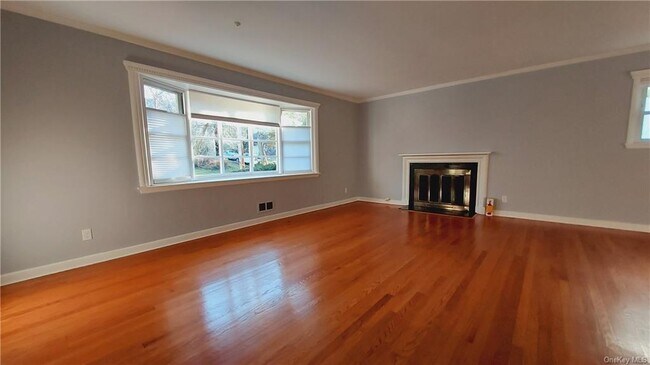 Building Photo - 23 Maplewood Rd