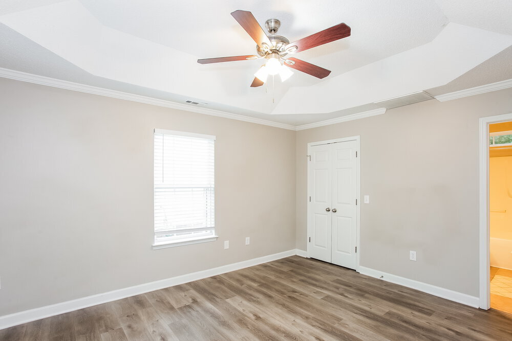 Building Photo - 711 Continental Dr