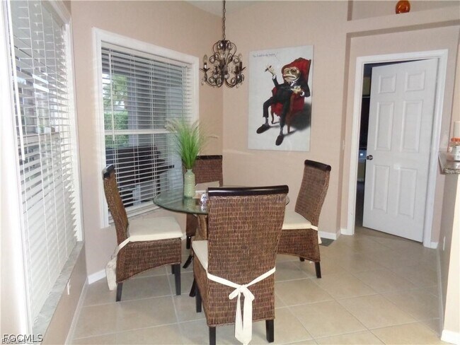 Building Photo - 2127 SW 52nd Ln