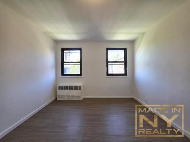 Building Photo - 2 bedroom in FRESH MEADOWS NY 11365