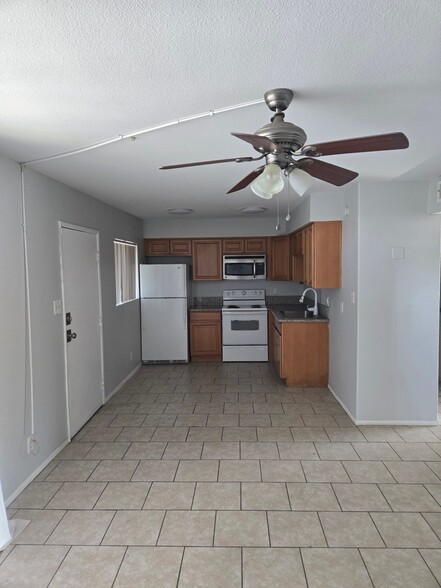 Building Photo - 3853 Soda Springs Dr