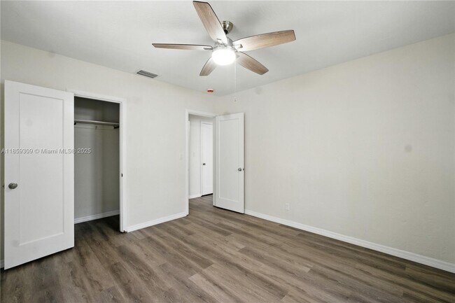 Building Photo - 2545 SW 27th Ln