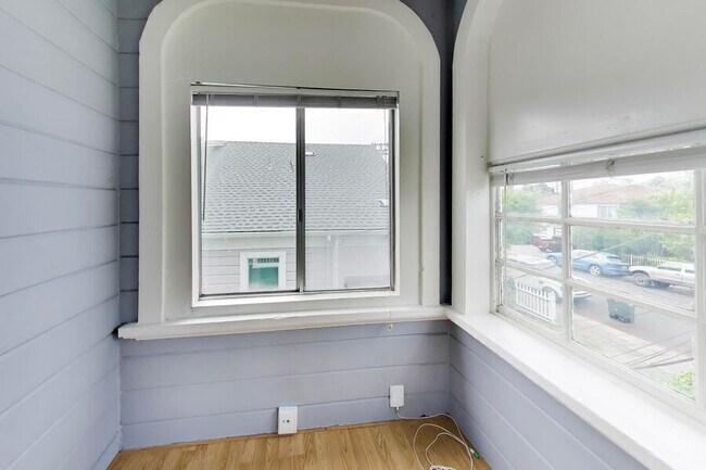 Building Photo - 329 N Ellsworth Ave