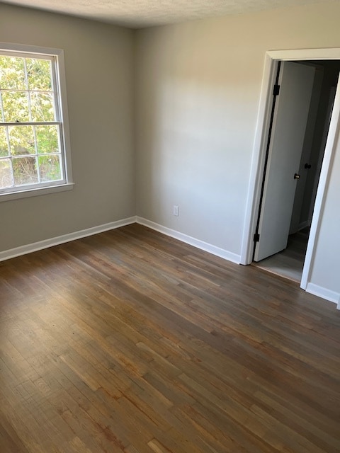 Bedroom - 5918 Woodside Ave