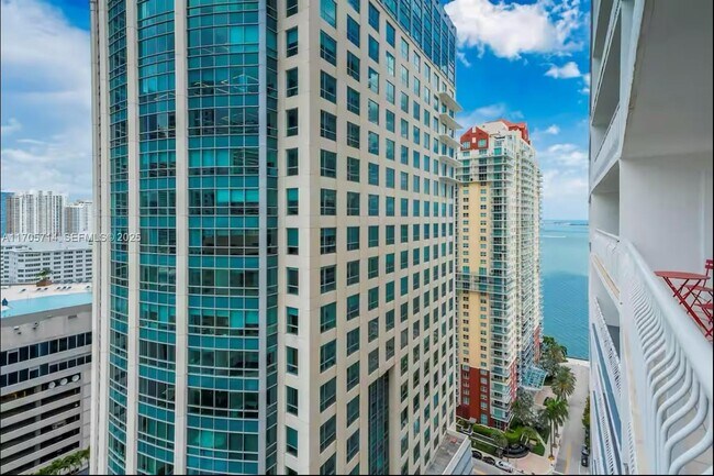 Building Photo - 1200 Brickell Bay Dr