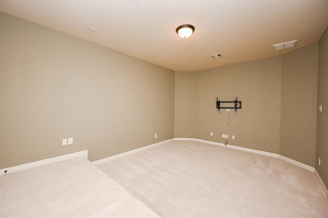 Building Photo - 5426 Humboldt Park Ln