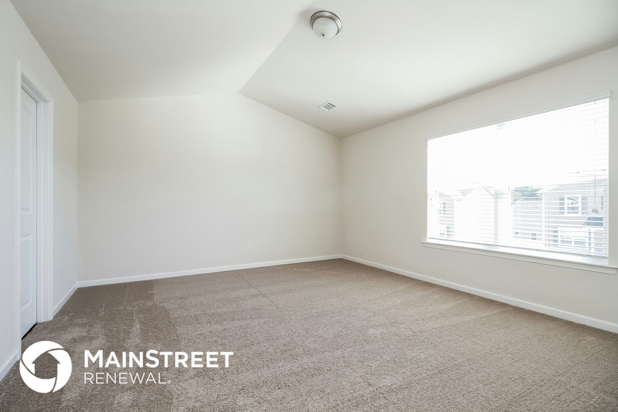 Building Photo - 2332 Bee Hive Dr