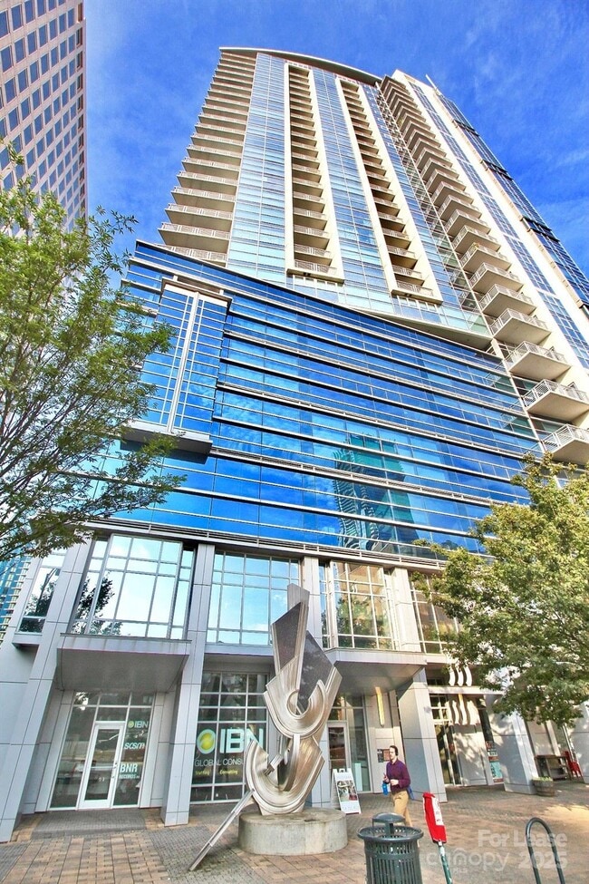 Primary Photo - 333 W Trade St