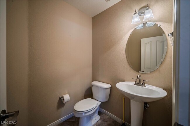 Building Photo - 921 San Bruno Ave