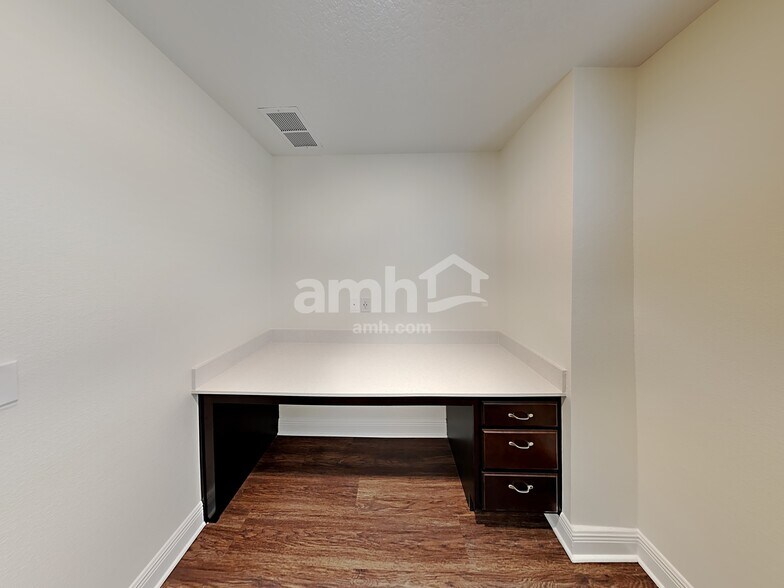 Building Photo - 804 Heavenly Dr