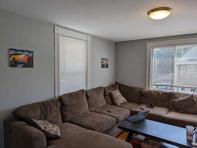 Building Photo - 11 Kearney St