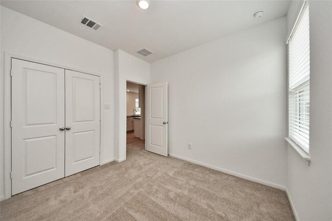 Building Photo - 18010 Whitetail Run Ln