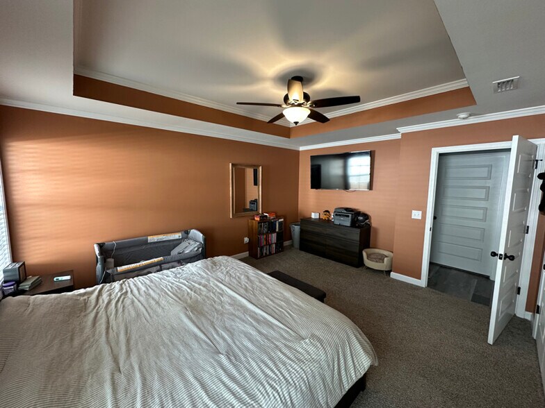 Building Photo - 231 Edith Way