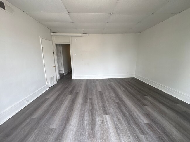Building Photo - 232 E Cottage Pl