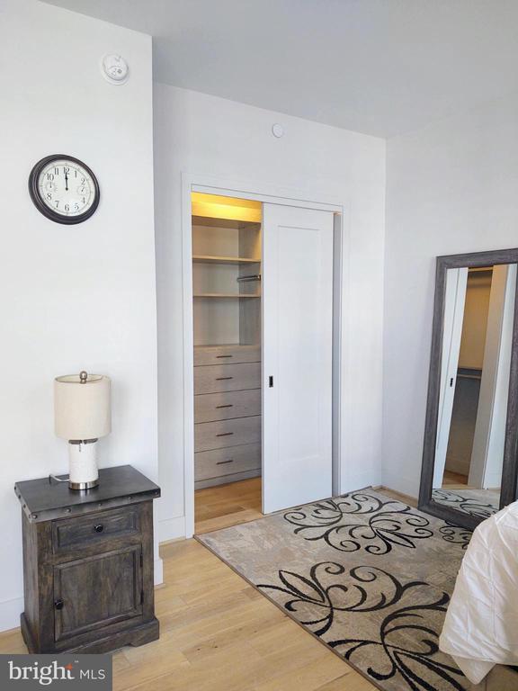 Building Photo - 45 Sutton Square SW