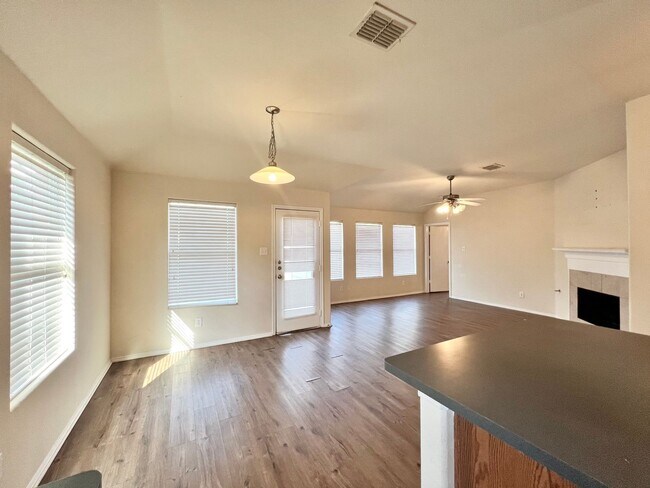 Building Photo - Cozy Home in Remington Point Neighborhood