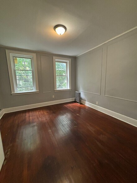 372-374 S 20th St 8 - 376 S 20th St