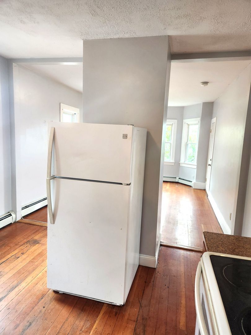 Building Photo - 90 Penn St