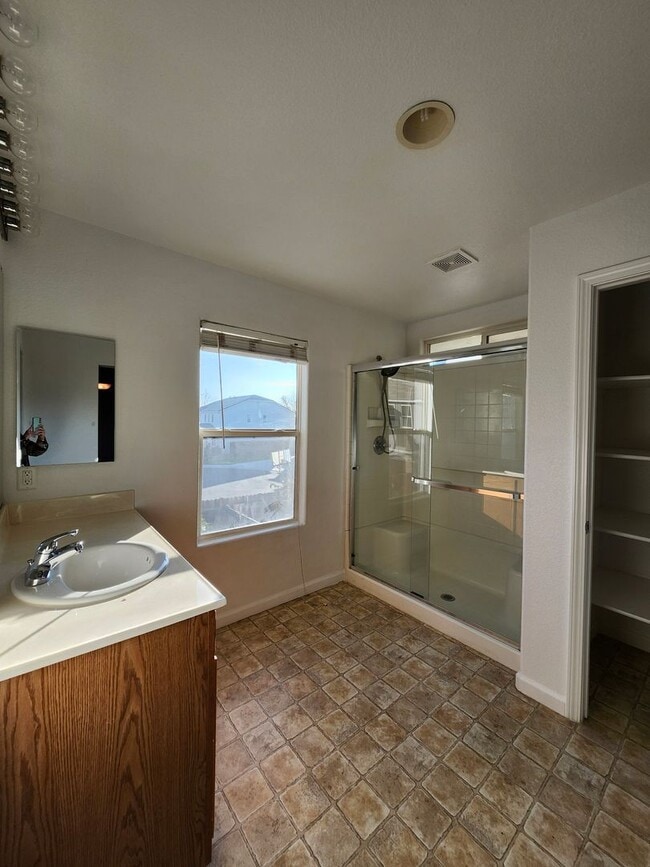 Building Photo - Beautiful Yuba City Home