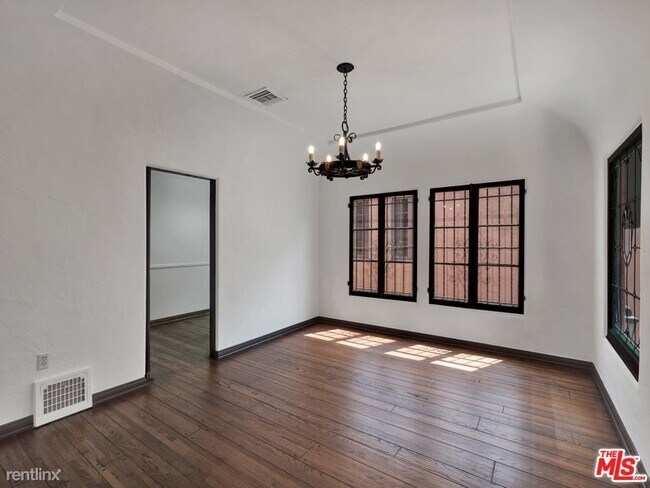 Building Photo - 3 br, 2 bath Condo - 6135 W 6th St