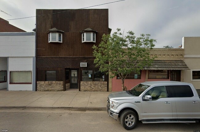 Building Photo - 212 1st St