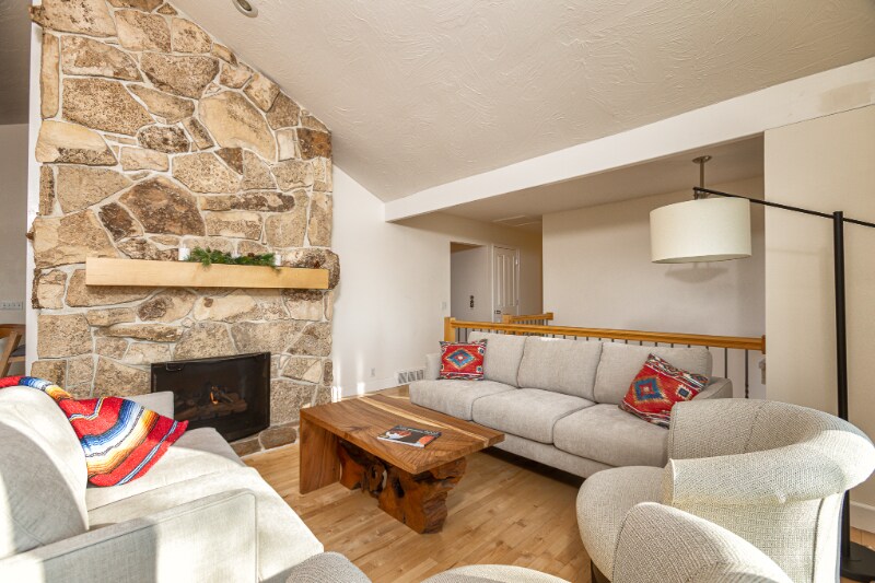 Building Photo - 8971 Alpen Way