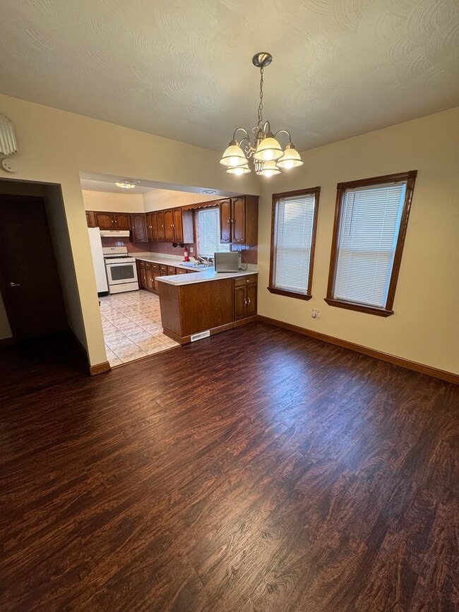 Building Photo - 27 Gordon St