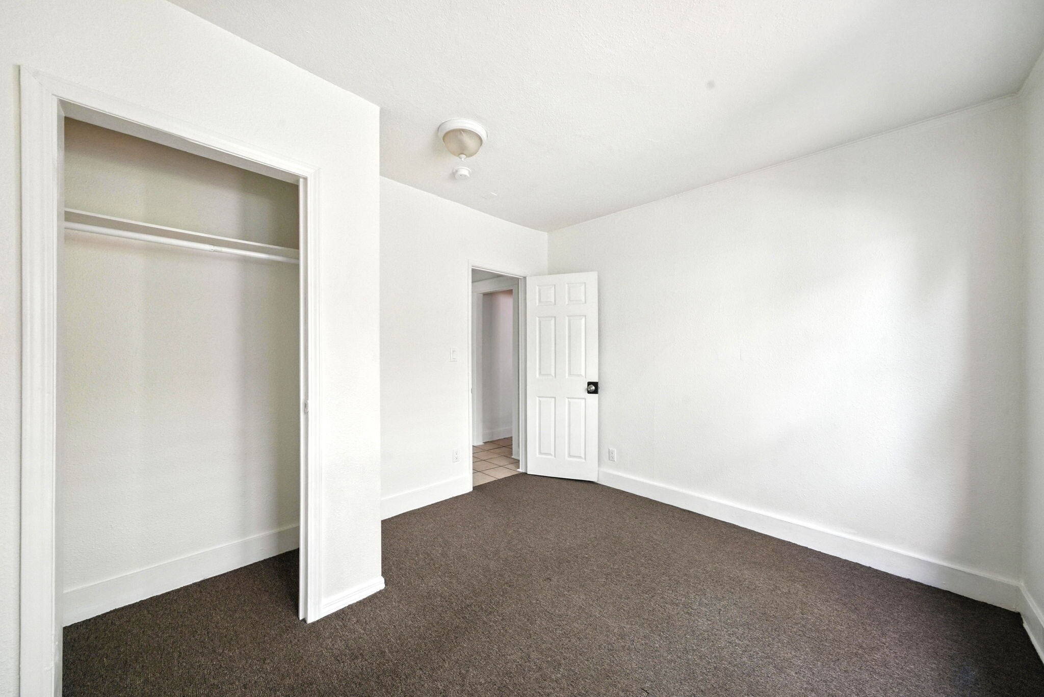 Building Photo - 3305 W 27th St