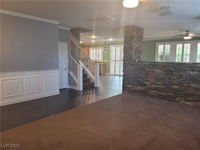 Building Photo - 11078 Village Crest Ln