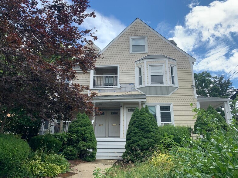 Building Photo - 67 Ashford St