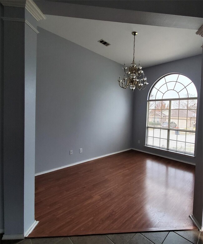 Building Photo - 2017 Burl Ln