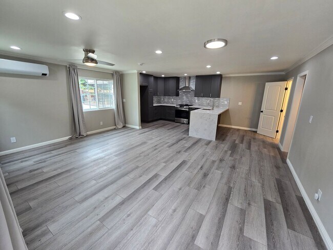 Building Photo - Fantastic 2 Bed, 2.5 Bath ADU unit in Sunn...