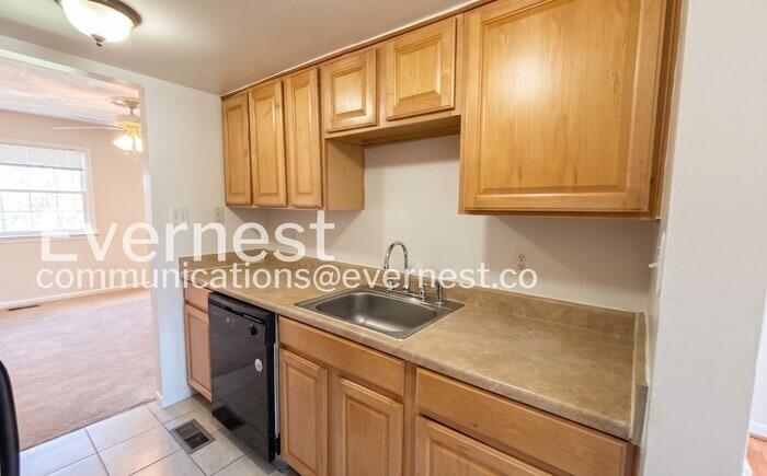 Building Photo - 2325 McClellan Ct