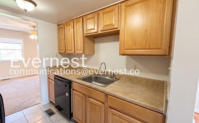 Building Photo - 2325 McClellan Ct