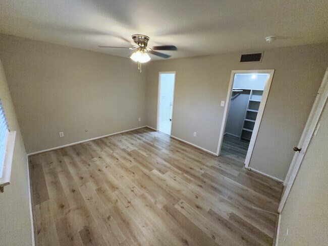 Building Photo - 2210 Dorrington St