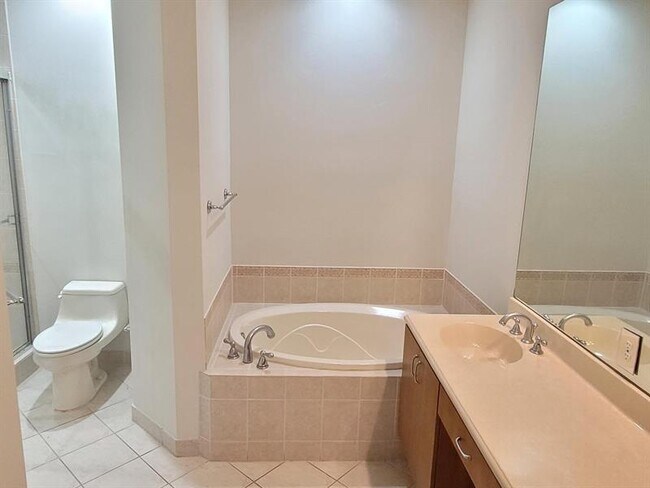 Building Photo - 3020 NW 125th Ave