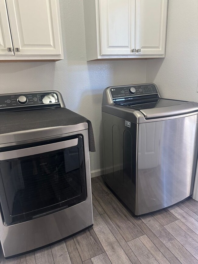 Building Photo - Spacious two-story home located in Woodmen Hills