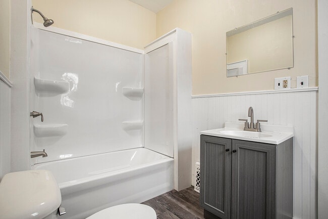 Building Photo - 195 Hubbard St